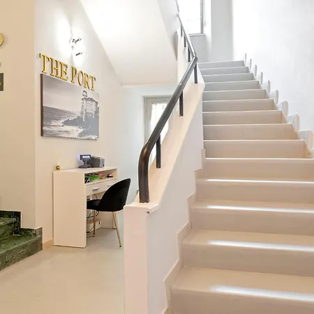 The Port Apart-hotel Livorno