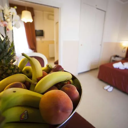 Aparthotel The Port 3*