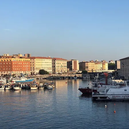 Aparthotel The Port 3*