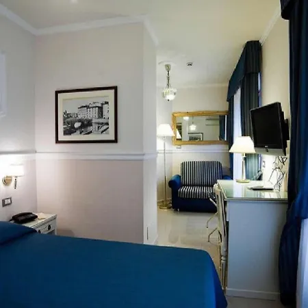 Aparthotel The Port