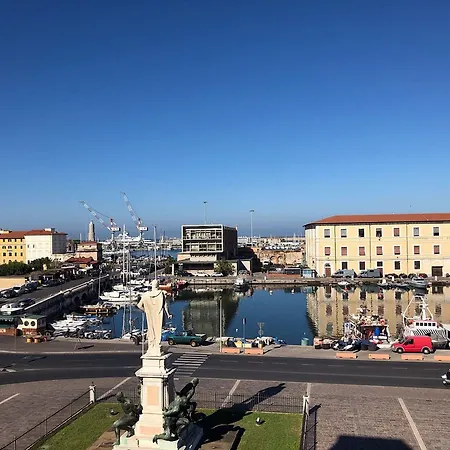 Aparthotel The Port 3*