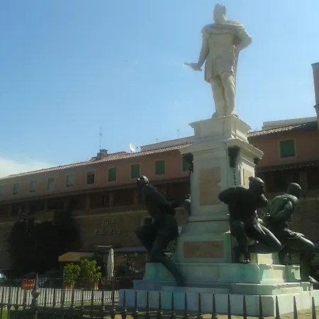 The Port 3* Livorno