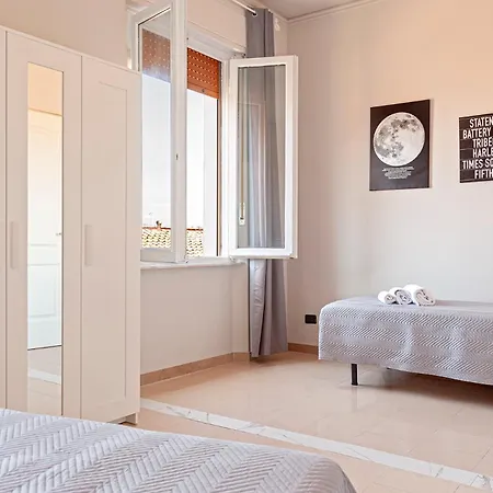 Aparthotel The Port Livorno
